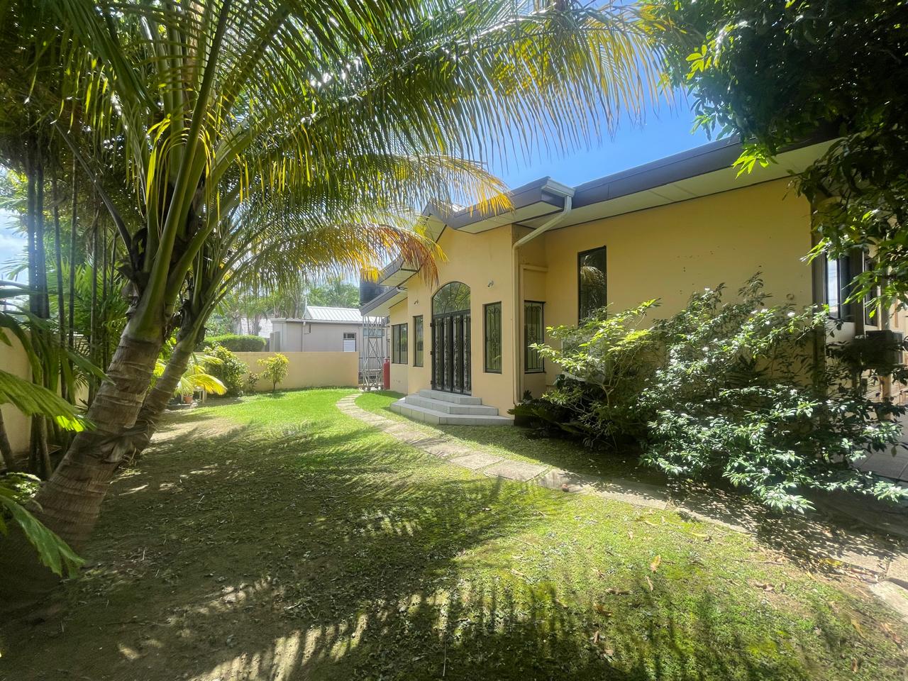 FOR SALE+RENT: WESTMOORINGS
