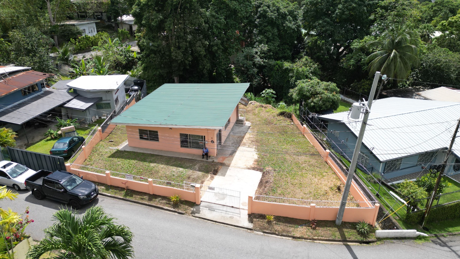 Hillcrest Drive, Petit Valley