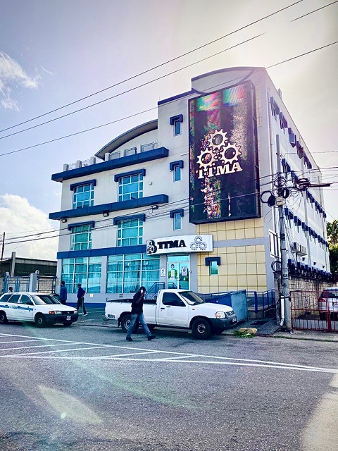 Tenth Avenue, Barataria
