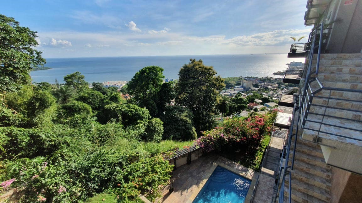 Sky View Villas, Fort George, ..