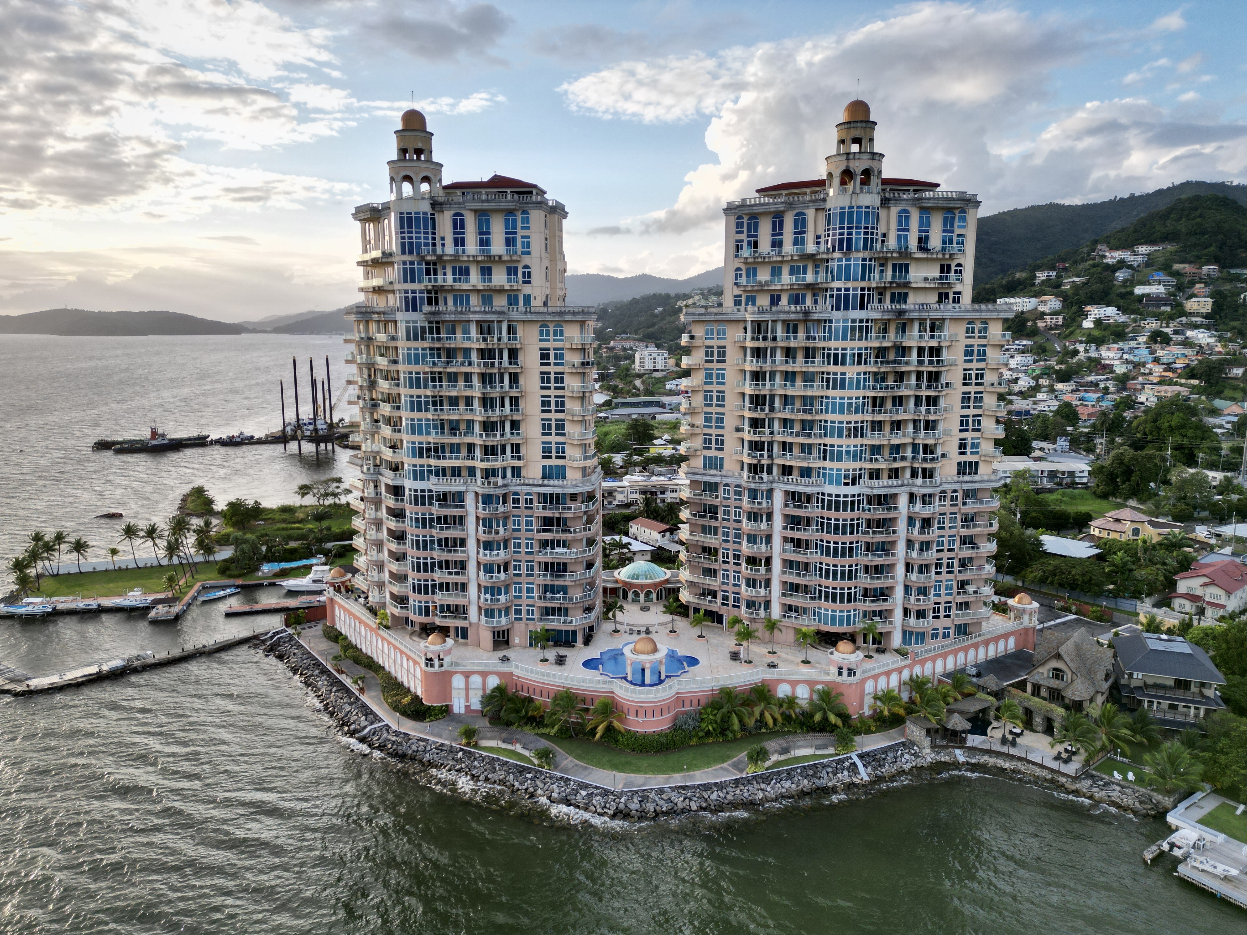 The Renaissance, Shorelands