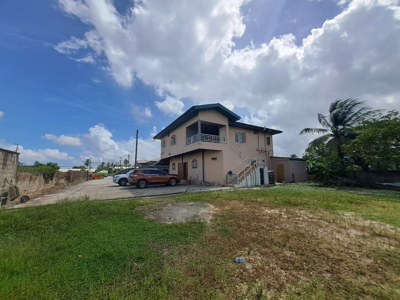 Kelly Village, Caroni