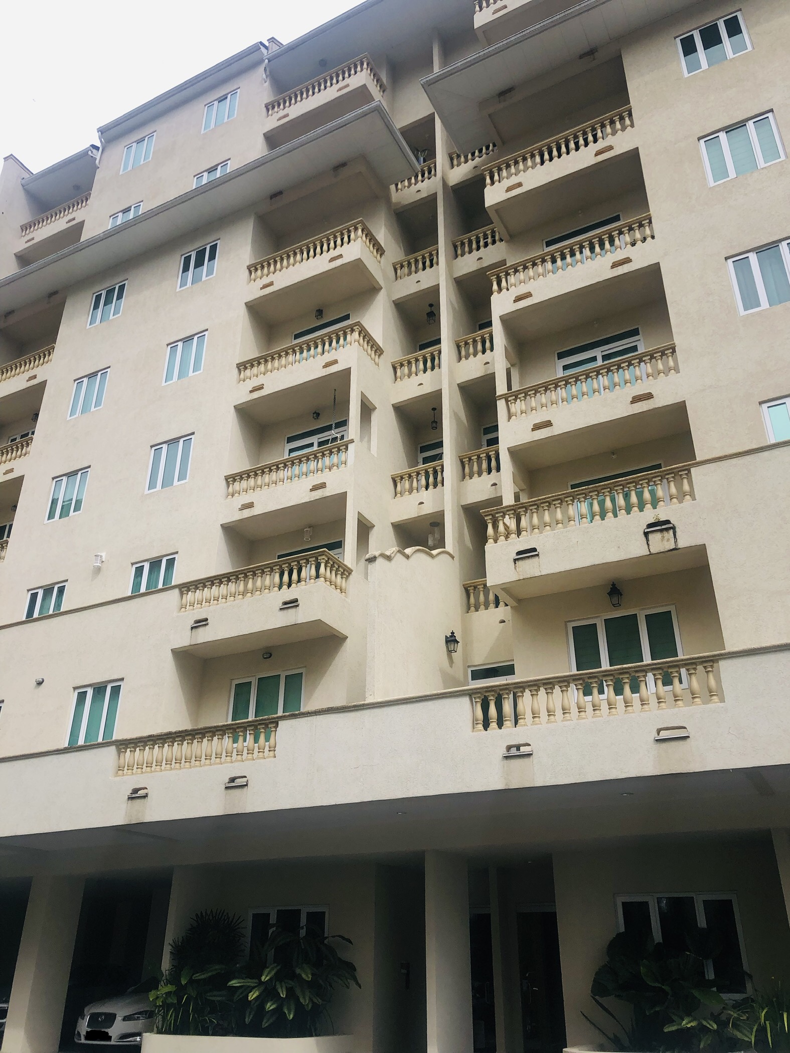 La Rive Maraval