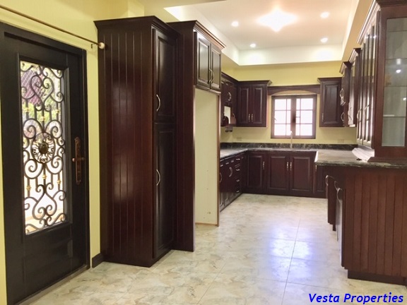 2 Bedroom Townhouse - Boy Cato..