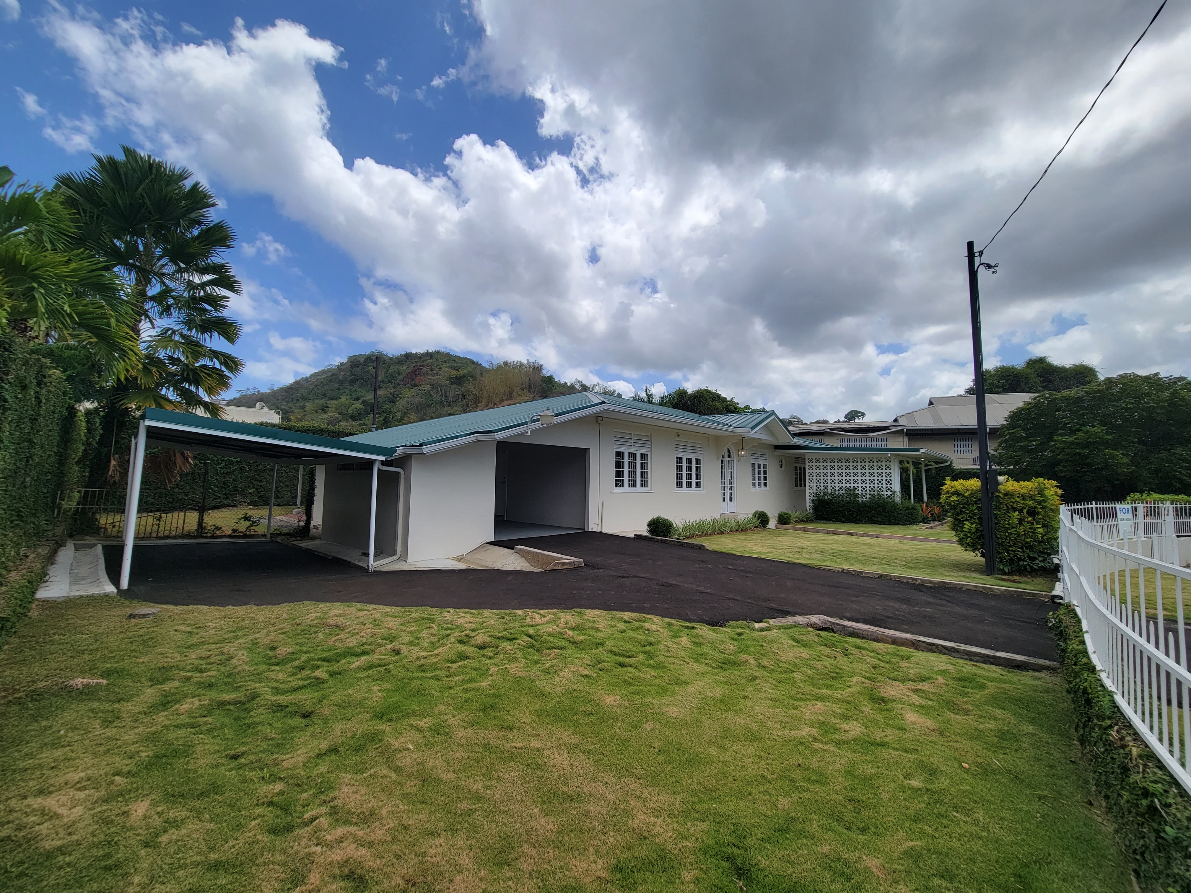 Stately 5  bedrooms, 4 baths, ..
